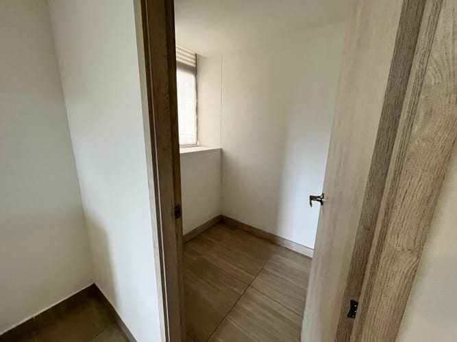 Apartamento de 3 alcobas en venta en Los Alcazares, Sabaneta, 97 m² · foto 18 de 22