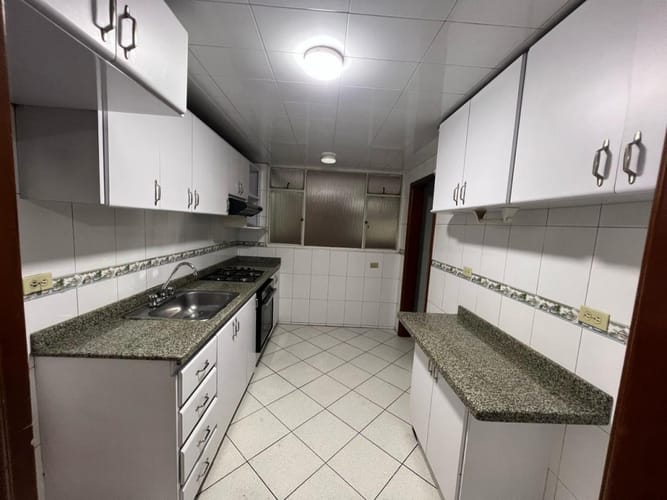 Apartamento de 3 alcobas en arriendo en El Nogal, Bogotá, 120 m² · foto 8 de 24