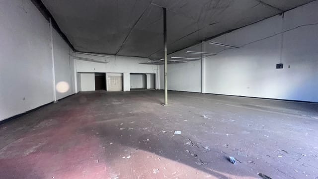 Bodega en arriendo en El Piloto, Cali, 227 m² · foto 2 de 11