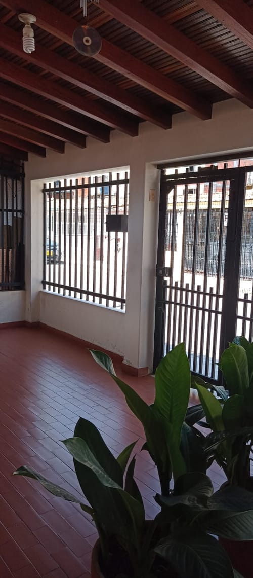 Casa de 3 alcobas en venta en El Poblado, Girón, 122 m² · foto 2 de 10