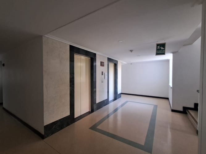 Oficina en arriendo en Patio Bonito, Medellín, 40 m² · foto 2 de 7