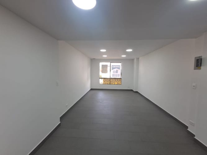 Oficina en arriendo en Patio Bonito, Medellín, 40 m² · foto 4 de 7