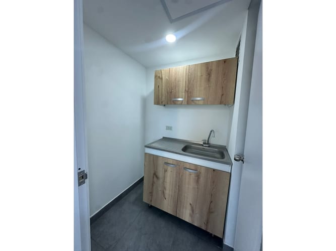 Oficina en venta en Urbanizacion Crucero Del Sur, Medellín, 40 m² · foto 2 de 7
