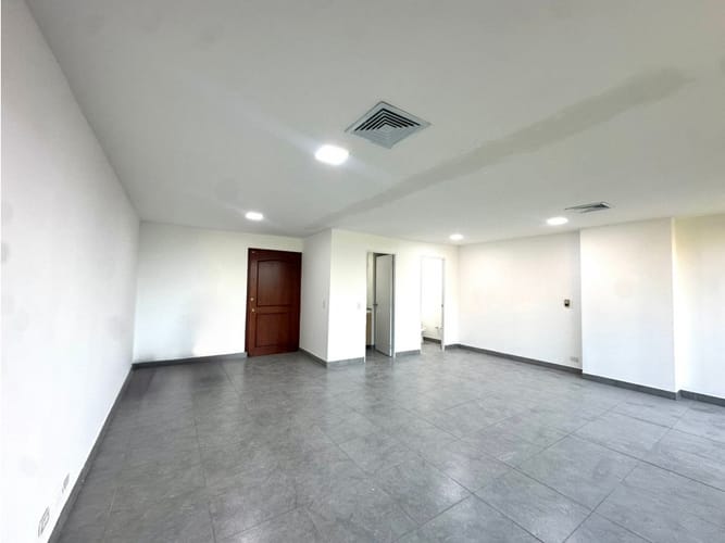 Oficina en venta en Urbanizacion Crucero Del Sur, Medellín, 40 m² · foto 4 de 7