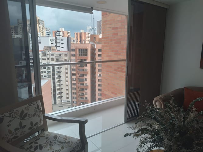 Apartamento de 3 alcobas en venta en Cabecera Del Llano, Bucaramanga, 82 m² · foto 2 de 22