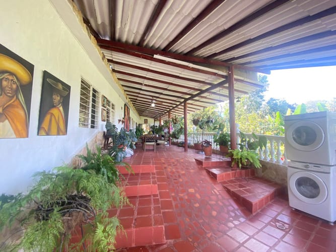 Casa de 6 alcobas en venta en Alfaguara, Jamundí, 480 m² · foto 2 de 24