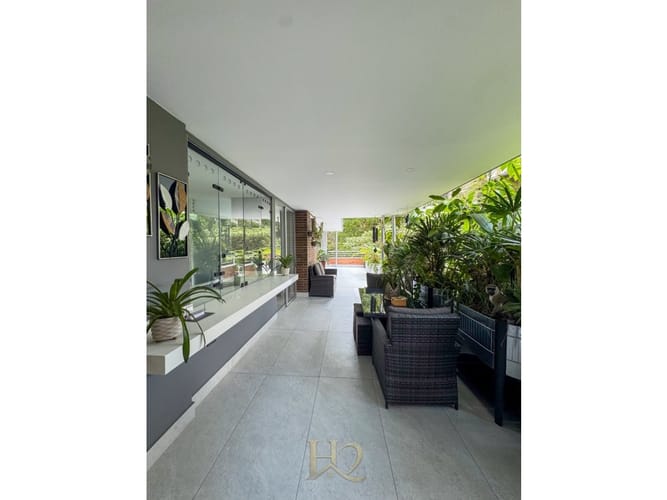 Apartamento de 4 alcobas en venta en El Poblado, Medellín, 250 m² · foto 9 de 18