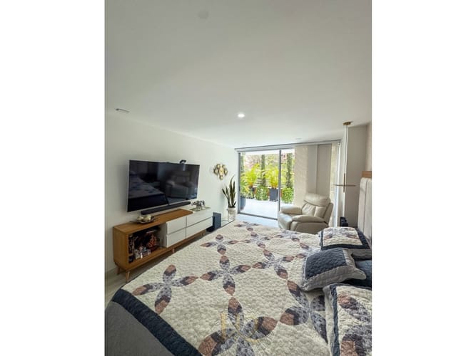 Apartamento de 4 alcobas en venta en El Poblado, Medellín, 250 m² · foto 12 de 18
