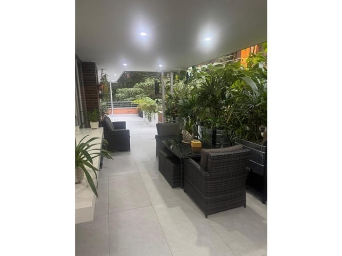 Apartamento de 4 alcobas en venta en El Poblado, Medellín, 250 m² · foto 15 de 18