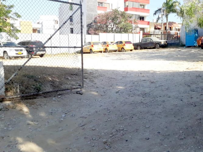 Lote en venta en Ciudad Jardin, Barranquilla, 975 m² · foto 2 de 4