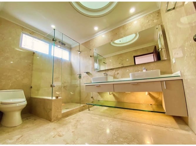 Casa de 4 alcobas en venta en El Poblado, Medellín, 276 m² · foto 4 de 15