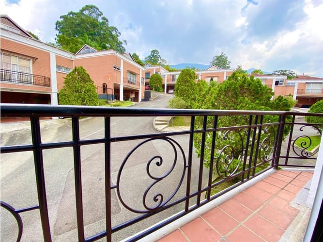 Casa de 4 alcobas en venta en El Poblado, Medellín, 276 m² · foto 7 de 15
