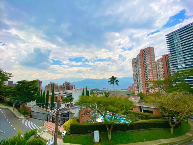 Casa de 4 alcobas en venta en El Poblado, Medellín, 276 m² · foto 8 de 15
