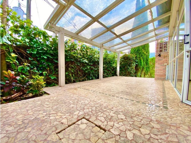 Casa de 4 alcobas en venta en El Poblado, Medellín, 276 m² · foto 10 de 15