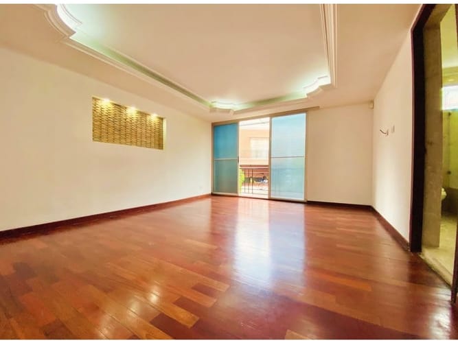 Casa de 4 alcobas en venta en El Poblado, Medellín, 276 m² · foto 11 de 15
