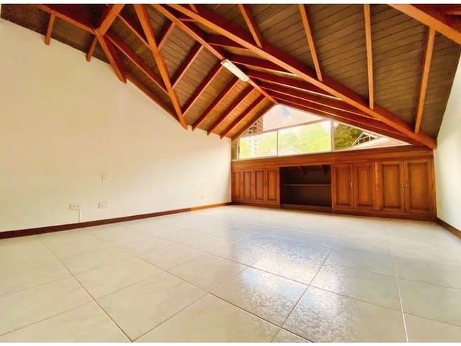 Casa de 4 alcobas en venta en El Poblado, Medellín, 276 m² · foto 15 de 15