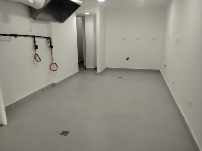 Local en arriendo en Calasanz, Medellín, 19 m² · foto 2 de 3