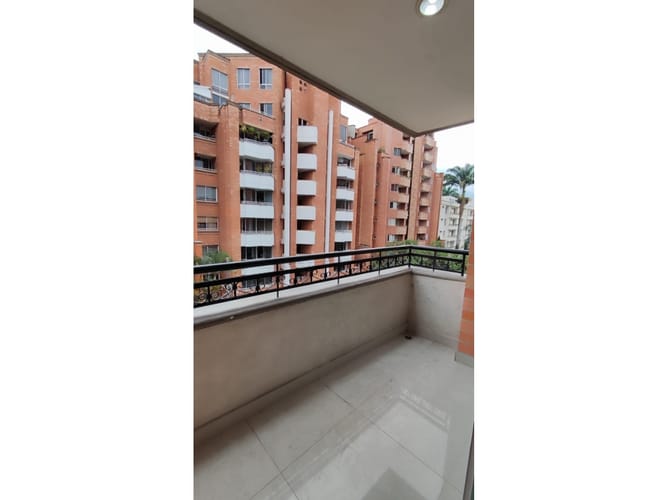 Apartamento de 4 alcobas en venta en Laureles, Medellín, 112 m² · foto 5 de 20