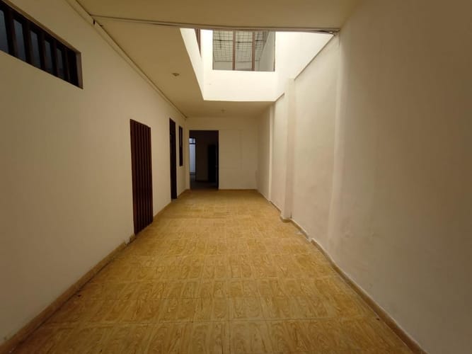 Casa de 7 alcobas en venta en Bretaña, Cali, 290 m² · foto 2 de 24