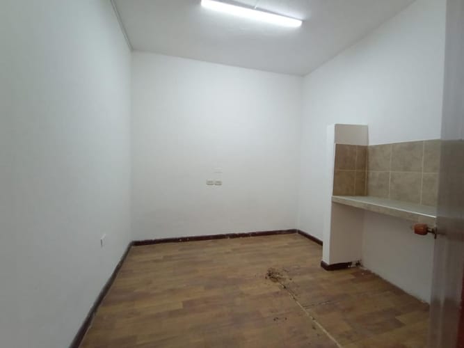 Casa de 7 alcobas en venta en Bretaña, Cali, 290 m² · foto 4 de 24