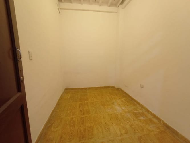 Casa de 7 alcobas en venta en Bretaña, Cali, 290 m² · foto 10 de 24
