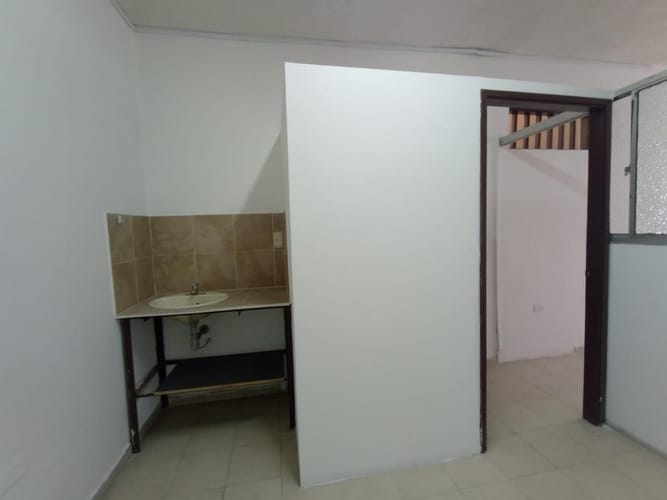 Casa de 7 alcobas en venta en Bretaña, Cali, 290 m² · foto 17 de 24