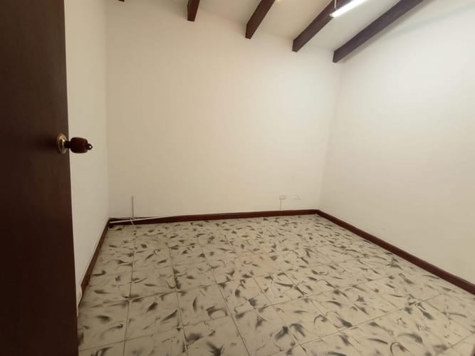 Casa de 7 alcobas en venta en Bretaña, Cali, 290 m² · foto 21 de 24