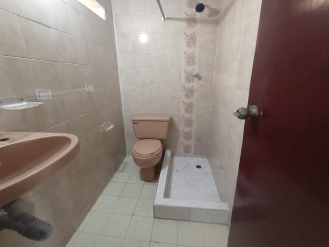 Casa de 7 alcobas en venta en Bretaña, Cali, 290 m² · foto 23 de 24