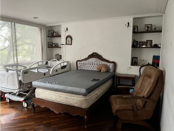 Apartamento de 4 alcobas en venta en La Florida, Medellín, 207 m² · foto 3 de 24