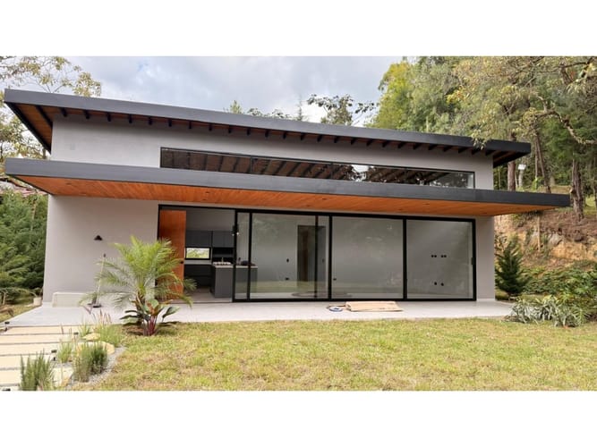 Finca en venta en Guarne, 200 m² · foto 2 de 24