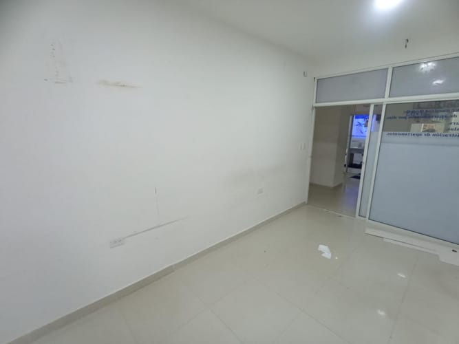 Local en venta en El Laguito, Cartagena, 202 m² · foto 2 de 24