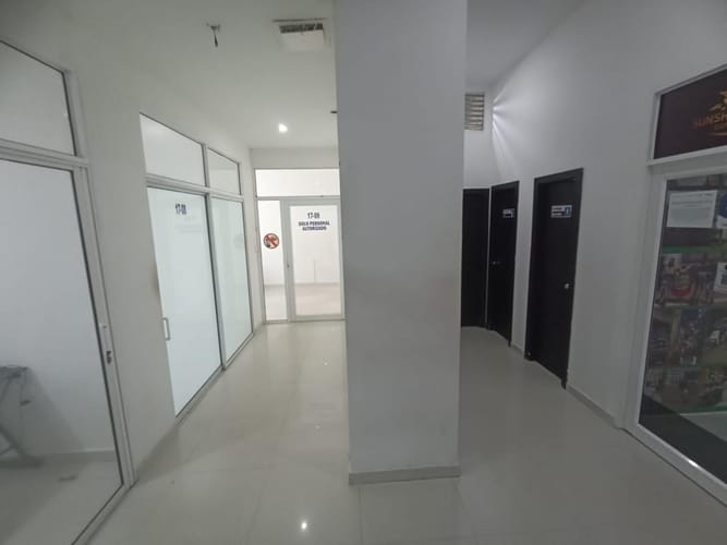 Local en venta en El Laguito, Cartagena, 202 m² · foto 5 de 24