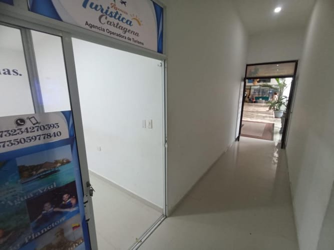 Local en venta en El Laguito, Cartagena, 202 m² · foto 7 de 24