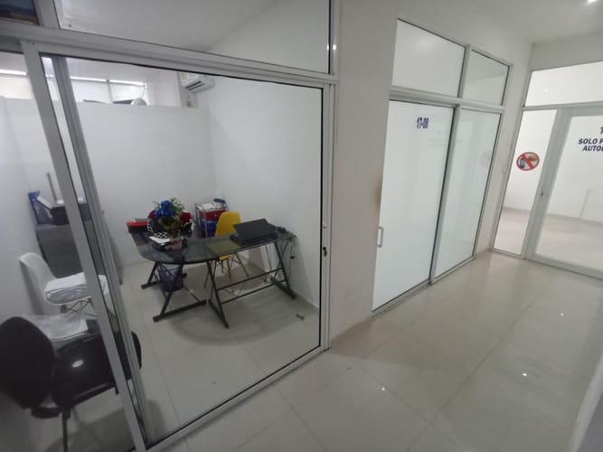Local en venta en El Laguito, Cartagena, 202 m² · foto 10 de 24