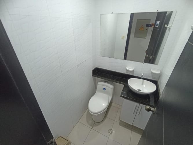 Local en venta en El Laguito, Cartagena, 202 m² · foto 23 de 24
