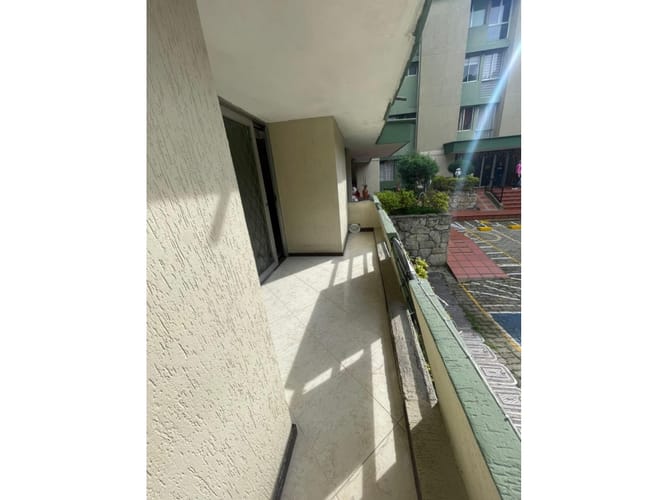 Apartamento de 3 alcobas en venta en Laureles, Medellín, 107 m² · foto 3 de 24