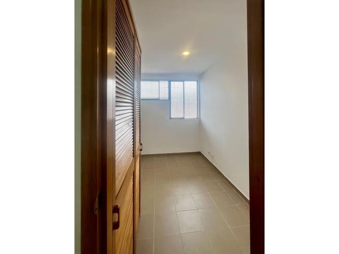 Apartamento en venta en El Poblado, Medellín, 226 m² · foto 5 de 24