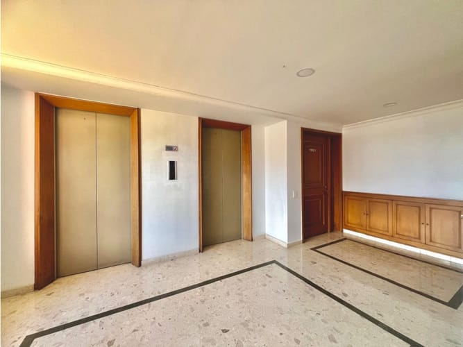 Apartamento en venta en El Poblado, Medellín, 226 m² · foto 8 de 24