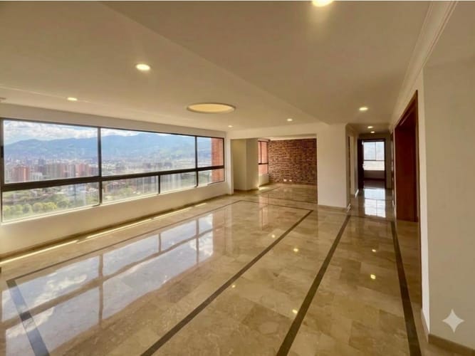 Apartamento en venta en El Poblado, Medellín, 226 m² · foto 12 de 24