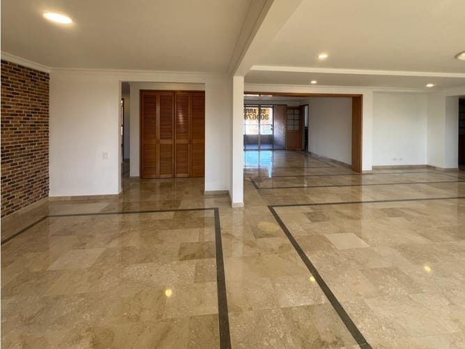Apartamento en venta en El Poblado, Medellín, 226 m² · foto 14 de 24