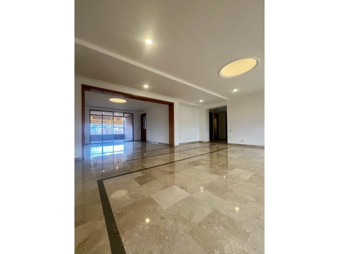 Apartamento en venta en El Poblado, Medellín, 226 m² · foto 15 de 24