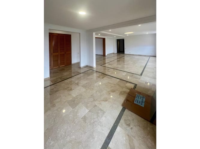 Apartamento en venta en El Poblado, Medellín, 226 m² · foto 16 de 24