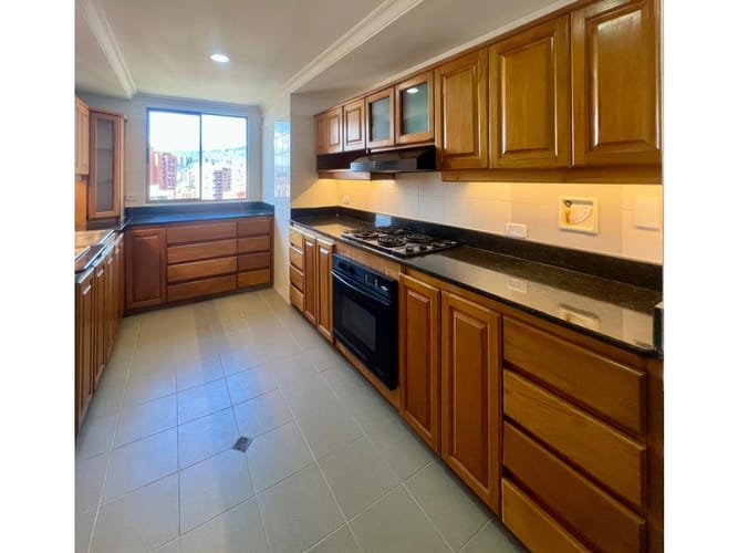 Apartamento en venta en El Poblado, Medellín, 226 m² · foto 17 de 24