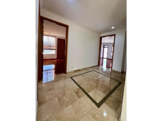 Apartamento en venta en El Poblado, Medellín, 226 m² · foto 19 de 24