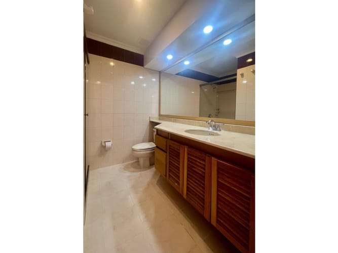 Apartamento en venta en El Poblado, Medellín, 226 m² · foto 22 de 24
