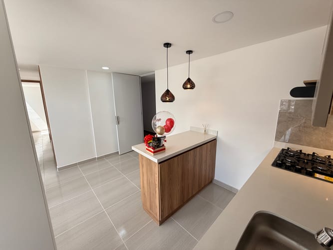 Apartamento de 3 alcobas en arriendo en La Gabriela, Bello, 49 m² · foto 3 de 12