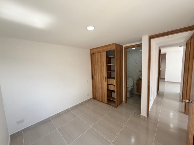 Apartamento de 3 alcobas en arriendo en La Gabriela, Bello, 49 m² · foto 5 de 12