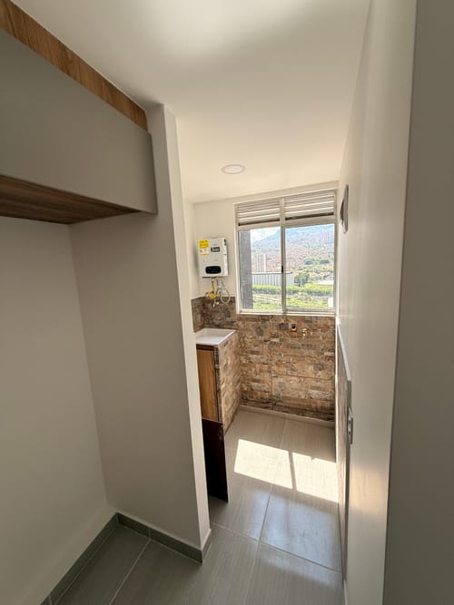 Apartamento de 3 alcobas en arriendo en La Gabriela, Bello, 49 m² · foto 9 de 12