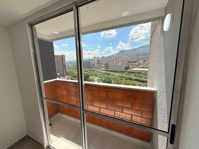 Apartamento de 3 alcobas en arriendo en La Gabriela, Bello, 49 m² · foto 12 de 12