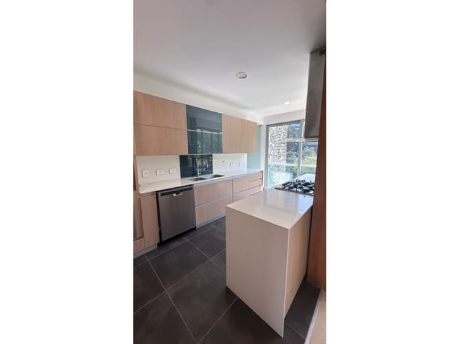 Apartamento de 3 alcobas en venta en El Castillo, Medellín, 245 m² · foto 3 de 17
